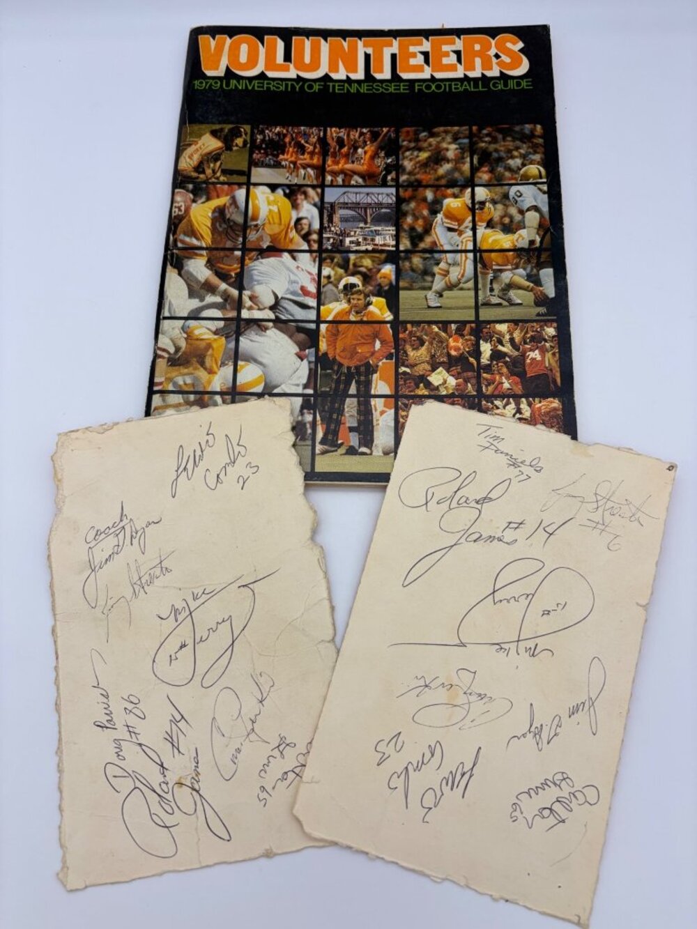 1979 Tennessee Volunteers Football Guide Signed Roland James Jimmy Streater Vols